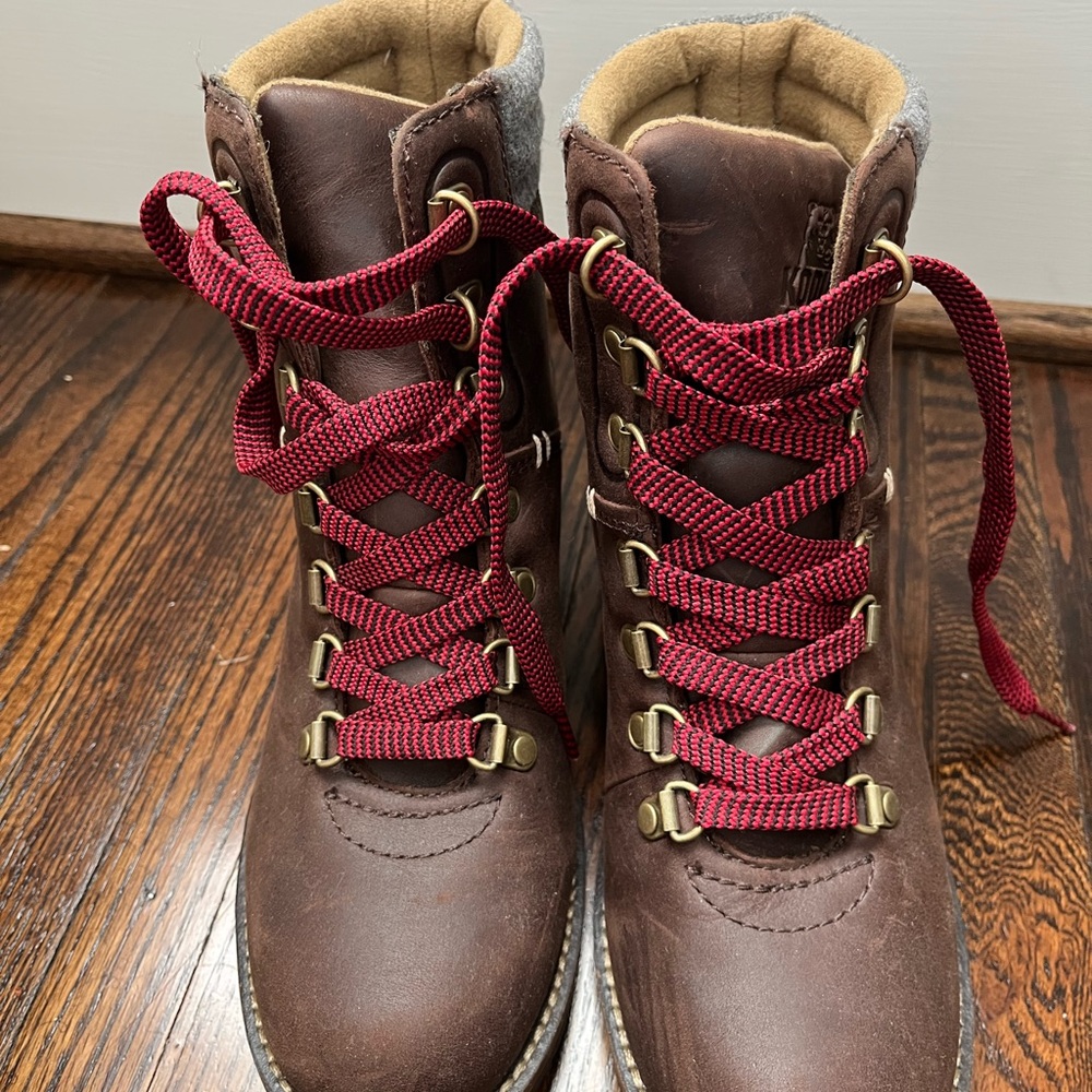 NWOT Kodiak Surrey II waterproof women’s hiking boots